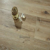 Self Adhesive Wood Luxury Vinyl Floor Tiles Plank Flooring in Kitchen UK